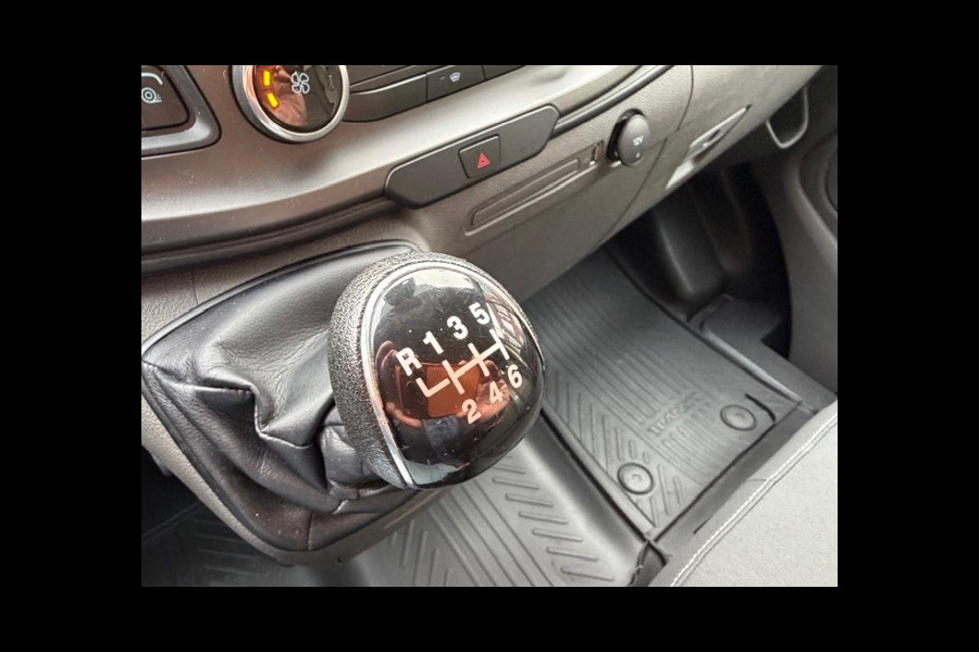 Ford Transit Custom 300 2.0 TDCI L2H1 Trend AIRCO I PDC I 3-ZITS I 1e EIGENAAR I COMPLETE ONDERHOUDSHISTORIE