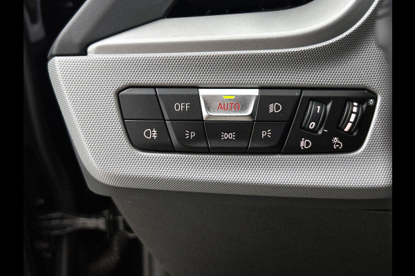 BMW 1-serie 116i Business Edition Plus CARPLAY | STOF-LEDER | NAVI