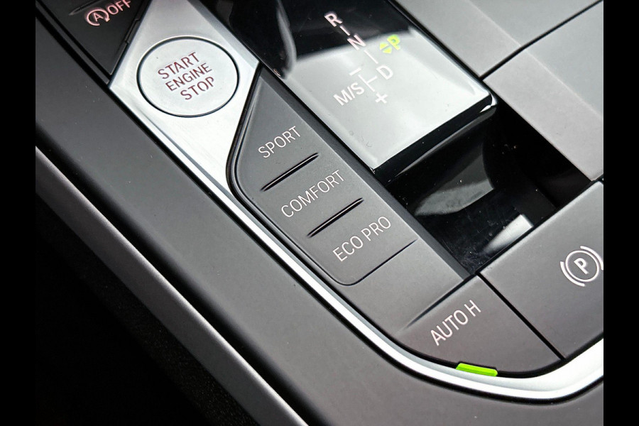 BMW 1-serie 116i Business Edition Plus CARPLAY | STOF-LEDER | NAVI