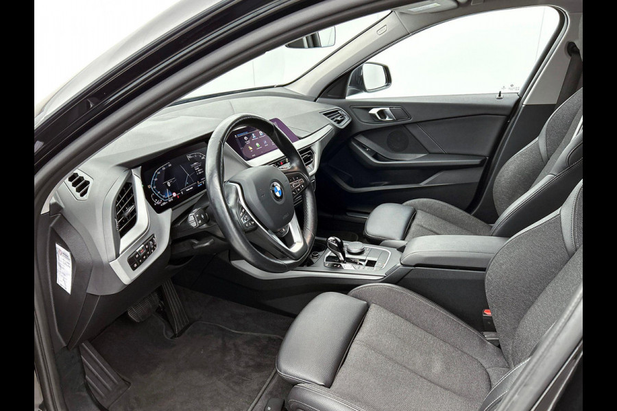 BMW 1-serie 116i Business Edition Plus CARPLAY | STOF-LEDER | NAVI