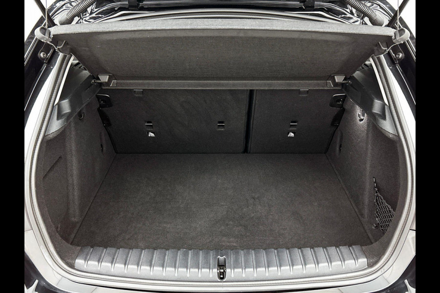 BMW 1-serie 116i Business Edition Plus CARPLAY | STOF-LEDER | NAVI