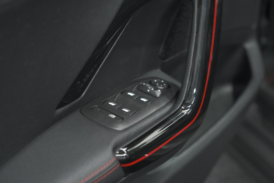 Peugeot 2008 PureTech 110 EAT6 GT-Line | Camera | Panoramadak | Navigatie | Parkeersensoren