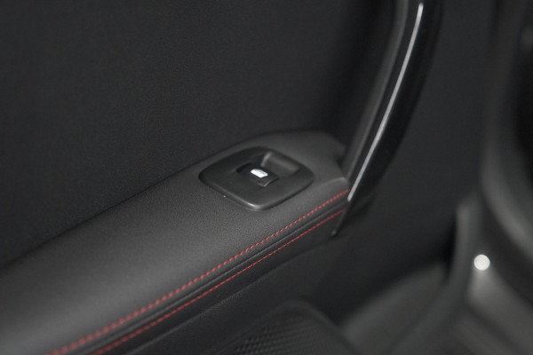 Peugeot 2008 PureTech 110 EAT6 GT-Line | Camera | Panoramadak | Navigatie | Parkeersensoren