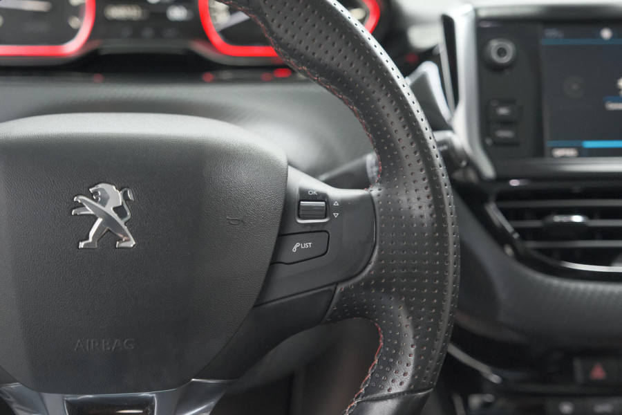 Peugeot 2008 PureTech 110 EAT6 GT-Line | Camera | Panoramadak | Navigatie | Parkeersensoren