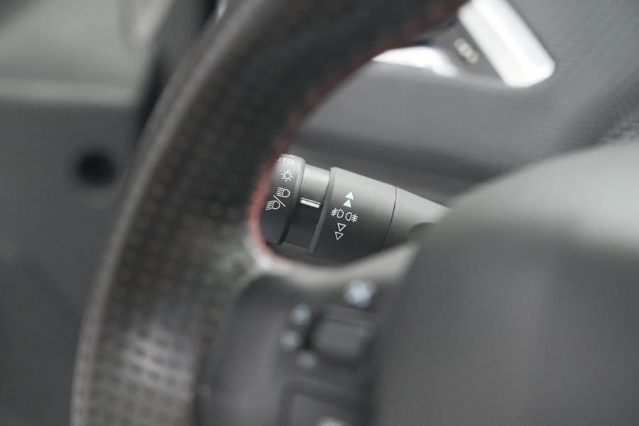 Peugeot 2008 PureTech 110 EAT6 GT-Line | Camera | Panoramadak | Navigatie | Parkeersensoren