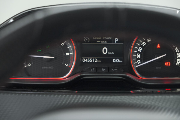 Peugeot 2008 PureTech 110 EAT6 GT-Line | Camera | Panoramadak | Navigatie | Parkeersensoren