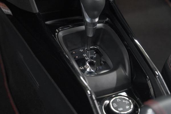 Peugeot 2008 PureTech 110 EAT6 GT-Line | Camera | Panoramadak | Navigatie | Parkeersensoren