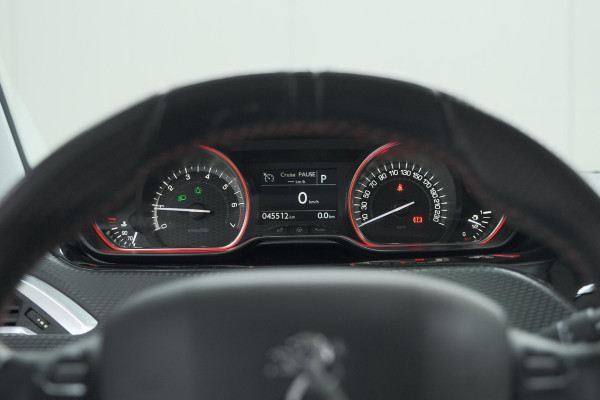 Peugeot 2008 PureTech 110 EAT6 GT-Line | Camera | Panoramadak | Navigatie | Parkeersensoren