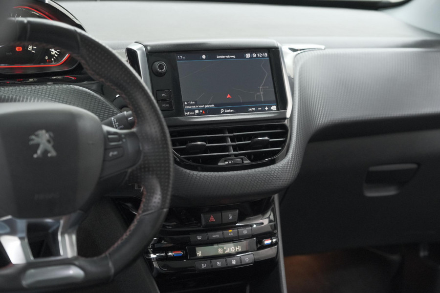 Peugeot 2008 PureTech 110 EAT6 GT-Line | Camera | Panoramadak | Navigatie | Parkeersensoren