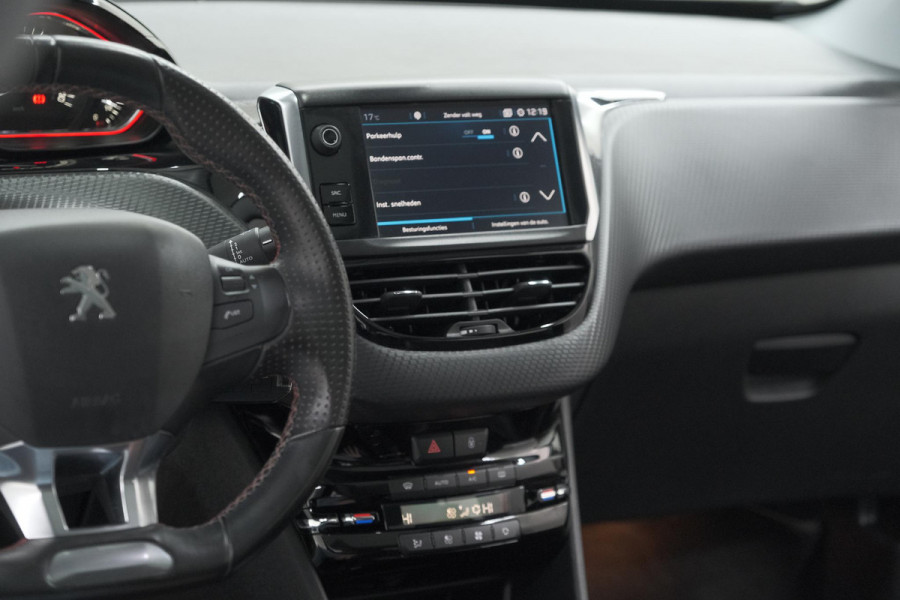 Peugeot 2008 PureTech 110 EAT6 GT-Line | Camera | Panoramadak | Navigatie | Parkeersensoren