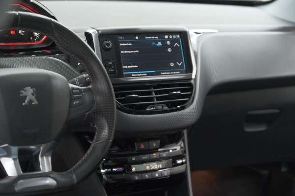 Peugeot 2008 PureTech 110 EAT6 GT-Line | Camera | Panoramadak | Navigatie | Parkeersensoren