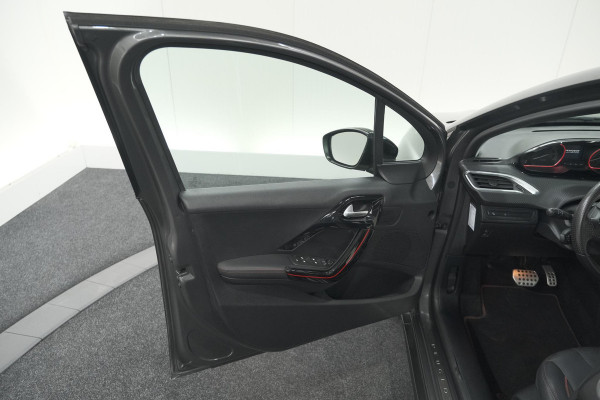 Peugeot 2008 PureTech 110 EAT6 GT-Line | Camera | Panoramadak | Navigatie | Parkeersensoren