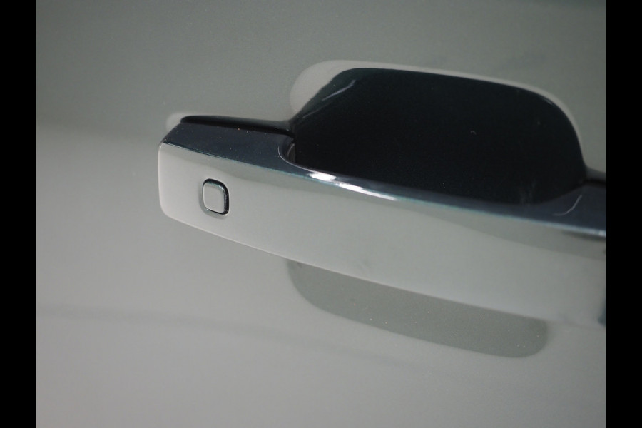 Land Rover Defender 110 2.0 P400e 110 X-Dynamic Urban | Panoramadak | Sterrenhemel | Meridian | Luchtvering | Trekhaak | 360