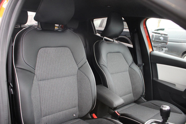 Renault Clio 1.0 TCe 90 Techno | Stoel + Stuurverwarming | Climate Control | Cruise Control | Navigatie | Lichtmetalen Velgen | Parkeersensoren Achter |