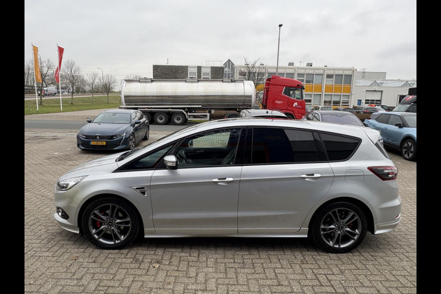Ford S-Max 2.0 Ecoblue Bi-Turbo ST-Line 240pk | Panoramadak | Full LED | Adaptieve Cruise | Stoelverwarming | Trekhaak | Voorruit verwarming |