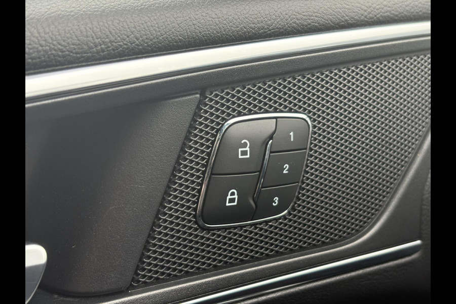 Ford S-Max 2.0 Ecoblue Bi-Turbo ST-Line 240pk | Panoramadak | Full LED | Adaptieve Cruise | Stoelverwarming | Trekhaak | Voorruit verwarming |