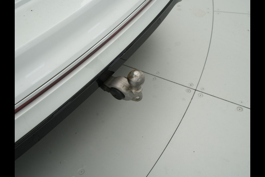 Volkswagen Tiguan 1.5 TSI 150pk DSG R-Line Business Trekhaak Navigatie Camera Pdc Acc Carplay 10