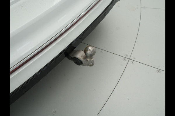 Volkswagen Tiguan 1.5 TSI 150pk DSG R-Line Business Trekhaak Navigatie Camera Pdc Acc Carplay 10