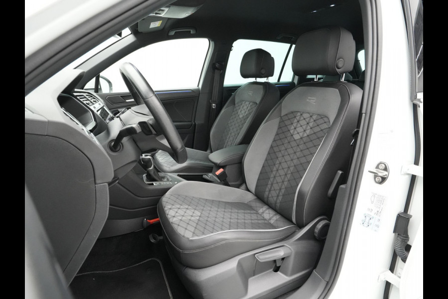 Volkswagen Tiguan 1.5 TSI 150pk DSG R-Line Business Trekhaak Navigatie Camera Pdc Acc Carplay 10