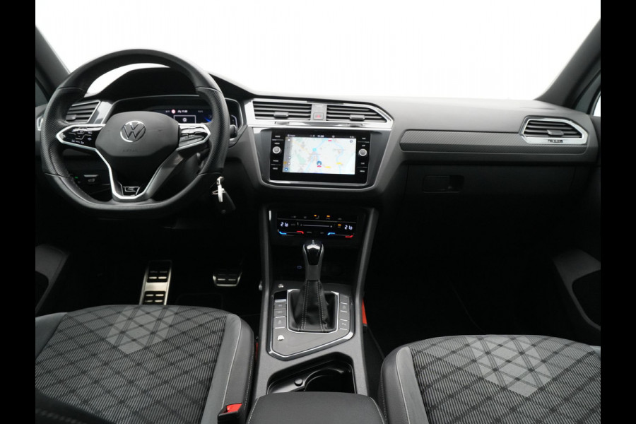 Volkswagen Tiguan 1.5 TSI 150pk DSG R-Line Business Trekhaak Navigatie Camera Pdc Acc Carplay 10