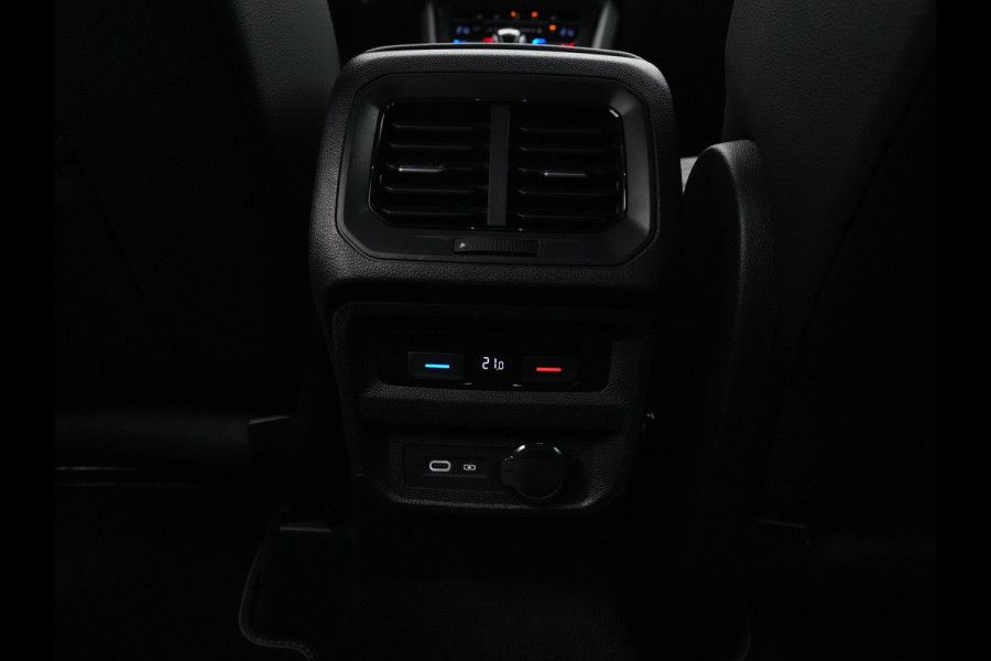 Volkswagen Tiguan 1.5 TSI 150pk DSG R-Line Business Trekhaak Navigatie Camera Pdc Acc Carplay 10