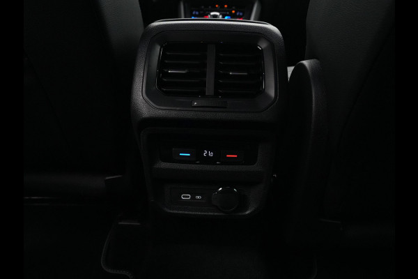 Volkswagen Tiguan 1.5 TSI 150pk DSG R-Line Business Trekhaak Navigatie Camera Pdc Acc Carplay 10