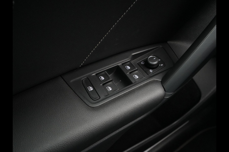 Volkswagen Tiguan 1.5 TSI 150pk DSG R-Line Business Trekhaak Navigatie Camera Pdc Acc Carplay 10