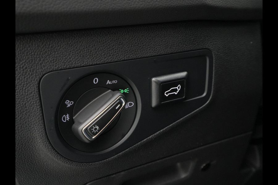 Volkswagen Tiguan 1.5 TSI 150pk DSG R-Line Business Trekhaak Navigatie Camera Pdc Acc Carplay 10