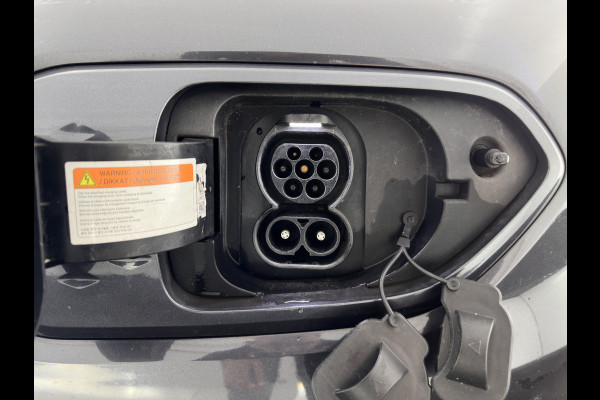 Kia e-Niro ExecutiveLine 64 kWh (3-Fase) {SOH-100%) (INCL-BTW)  Aut *HEATPUMP | LEATHER | FULL-LED | NAVI-FULLMAP | ADAPTIVE-CRUISE | CAMERA | MEMORY-PACK | LANE-ASSIST | KEYLESS | DIGI-COCKPIT | PRIVACY-GLASS | AMBIENT-LIGHT | 17"ALU*