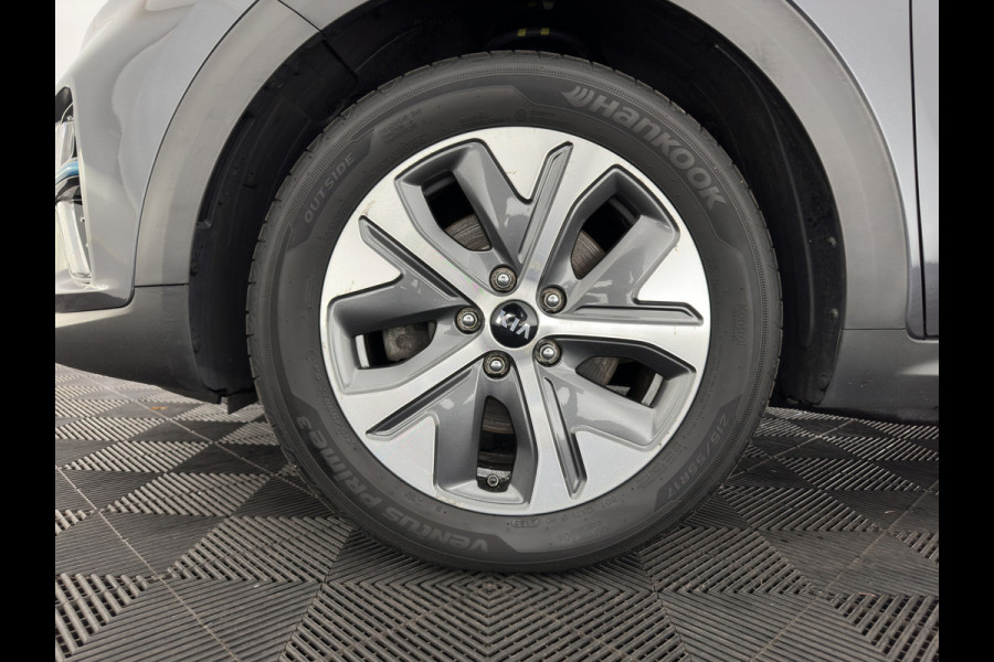 Kia e-Niro ExecutiveLine 64 kWh (3-Fase) {SOH-100%) (INCL-BTW)  Aut *HEATPUMP | LEATHER | FULL-LED | NAVI-FULLMAP | ADAPTIVE-CRUISE | CAMERA | MEMORY-PACK | LANE-ASSIST | KEYLESS | DIGI-COCKPIT | PRIVACY-GLASS | AMBIENT-LIGHT | 17"ALU*