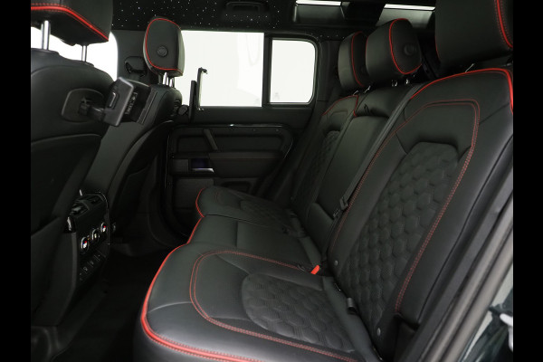 Land Rover Defender 110 2.0 P400e 110 X-Dynamic Urban | Panoramadak | Sterrenhemel | Meridian | Luchtvering | Trekhaak | 360