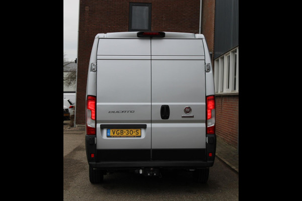 Fiat Ducato 30 2.3 MultiJet L2H2 / Trekhaak / Camera / Navi / 3 zits