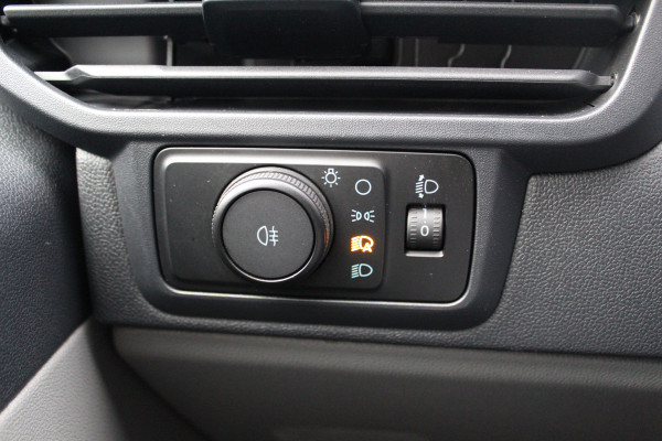 Ford Transit Custom 320 2.0-136 pk TDCI L1H1 Trend. Fabrieksgarantie tot 10-2028 ! Adapt. Cruise Cntrl, Navigatie, Camera, PDC V+A, Apple Carplay/Android auto, LED verl., Laadruimte bekleed, Bijrijdersbank, Spiegel-, stoel en voorraamverw. etc.