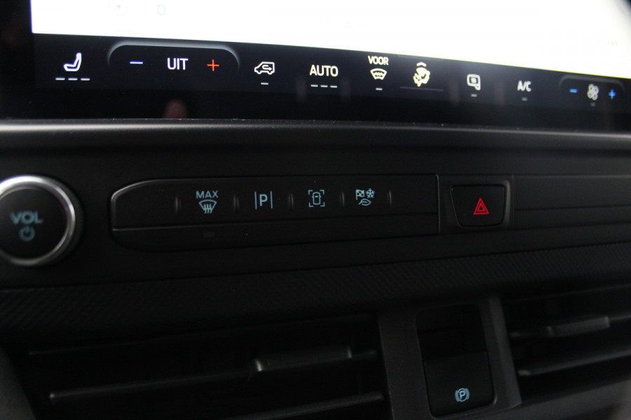 Ford Transit Custom 320 2.0-136 pk TDCI L1H1 Trend. Fabrieksgarantie tot 10-2028 ! Adapt. Cruise Cntrl, Navigatie, Camera, PDC V+A, Apple Carplay/Android auto, LED verl., Laadruimte bekleed, Bijrijdersbank, Spiegel-, stoel en voorraamverw. etc.