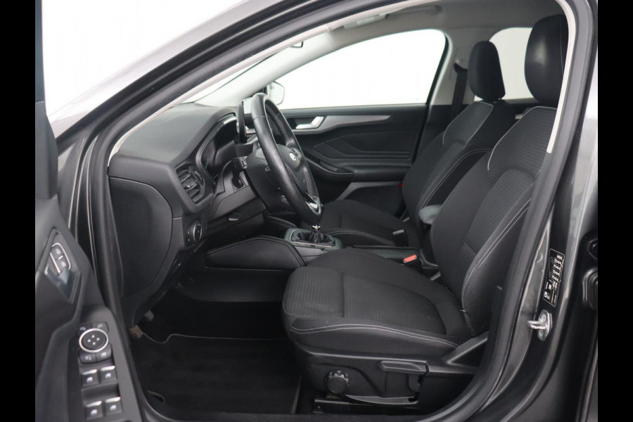 Ford Focus 1.0 EcoBoost Titanium | Trekhaak | Stoelverwarming | Adaptive cruise | Carplay | Navigatie | Stuurverwarming | Keyless | Full LED | B&O Sound | Climate control