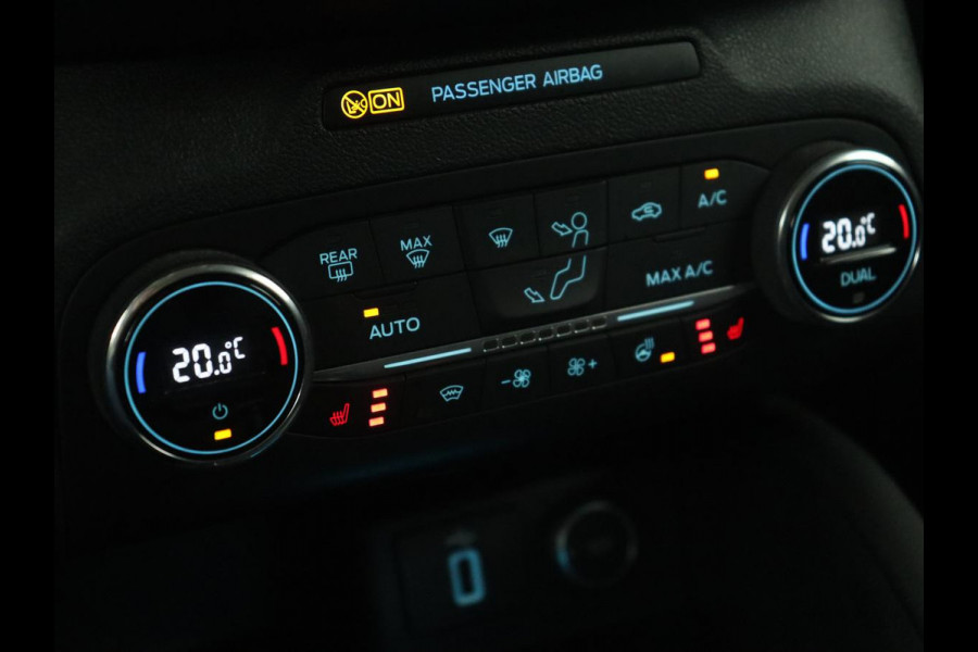 Ford Focus 1.0 EcoBoost Titanium | Trekhaak | Stoelverwarming | Adaptive cruise | Carplay | Navigatie | Stuurverwarming | Keyless | Full LED | B&O Sound | Climate control