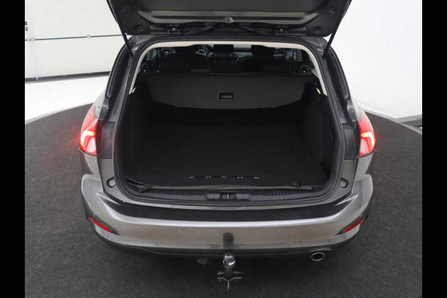 Ford Focus 1.0 EcoBoost Titanium | Trekhaak | Stoelverwarming | Adaptive cruise | Carplay | Navigatie | Stuurverwarming | Keyless | Full LED | B&O Sound | Climate control