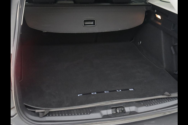 Ford Focus 1.0 EcoBoost Titanium | Trekhaak | Stoelverwarming | Adaptive cruise | Carplay | Navigatie | Stuurverwarming | Keyless | Full LED | B&O Sound | Climate control