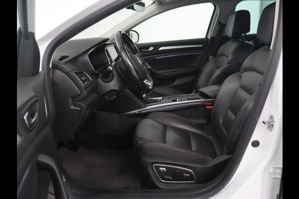 Renault Mégane 1.6 E-Tech Plug-In Hybrid 160 Business Edition One | Leder | Stoelverwarming | Carplay | Camera | Stuurverwarming | Full LED | Navigatie | Climate control