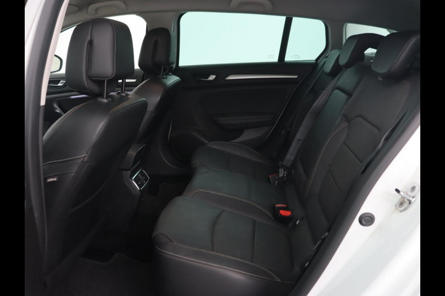 Renault Mégane 1.6 E-Tech Plug-In Hybrid 160 Business Edition One | Leder | Stoelverwarming | Carplay | Camera | Stuurverwarming | Full LED | Navigatie | Climate control