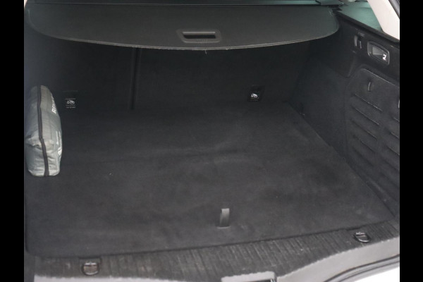 Renault Mégane 1.6 E-Tech Plug-In Hybrid 160 Business Edition One | Leder | Stoelverwarming | Carplay | Camera | Stuurverwarming | Full LED | Navigatie | Climate control