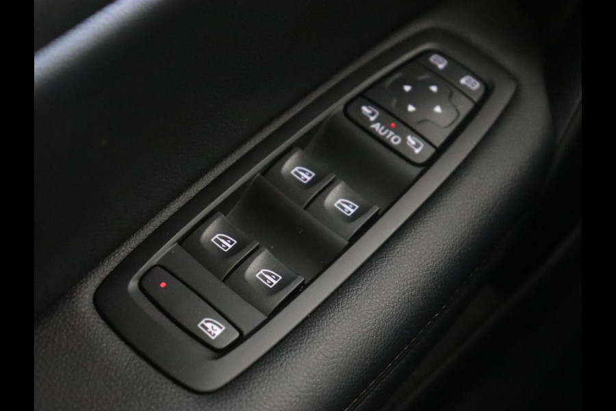 Renault Mégane 1.6 E-Tech Plug-In Hybrid 160 Business Edition One | Leder | Stoelverwarming | Carplay | Camera | Stuurverwarming | Full LED | Navigatie | Climate control