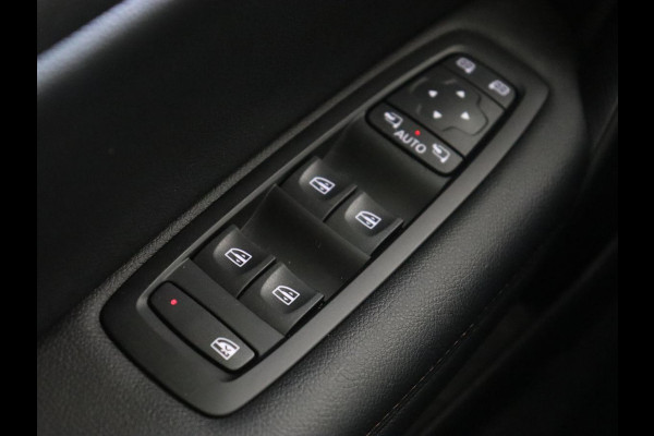 Renault Mégane 1.6 E-Tech Plug-In Hybrid 160 Business Edition One | Leder | Stoelverwarming | Carplay | Camera | Stuurverwarming | Full LED | Navigatie | Climate control