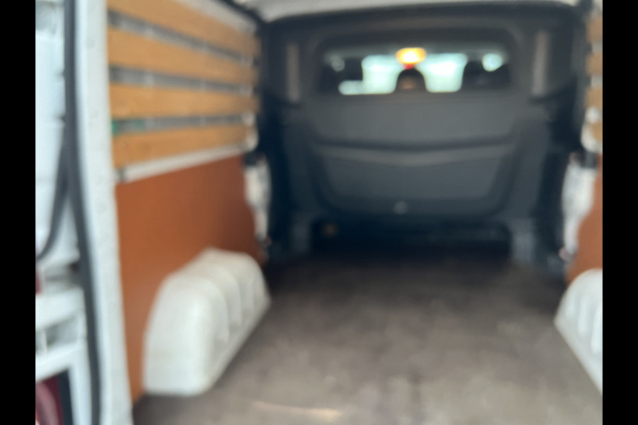 Renault Trafic 2.0 dCi 120 T29 L2H1 DC 5 Pers. Work Edition