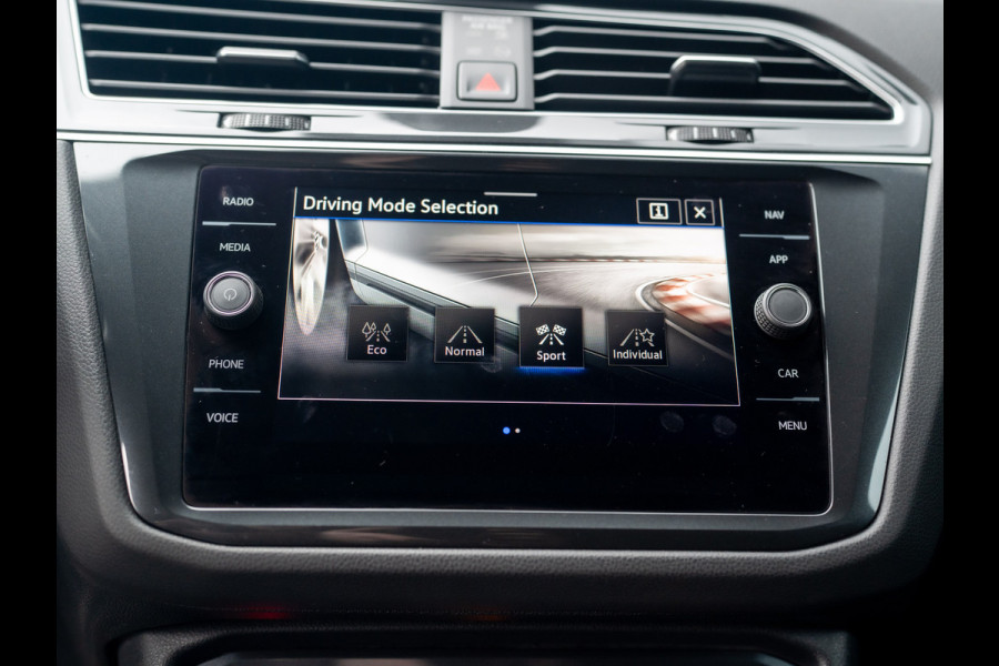 Volkswagen Tiguan 1.5 TSI R-Line Business+ | Head Up | IQ Light | Side Assist | Keyless | Camera | Elk. A-klep | Prijs Rijklaar!!