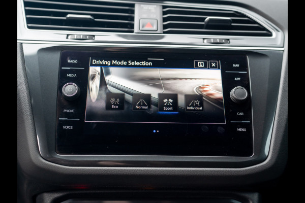 Volkswagen Tiguan 1.5 TSI R-Line Business+ | Head Up | IQ Light | Side Assist | Keyless | Camera | Elk. A-klep | Prijs Rijklaar!!