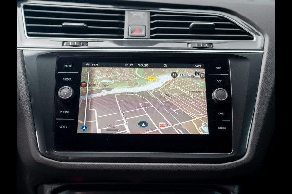 Volkswagen Tiguan 1.5 TSI R-Line Business+ | Head Up | IQ Light | Side Assist | Keyless | Camera | Elk. A-klep | Prijs Rijklaar!!