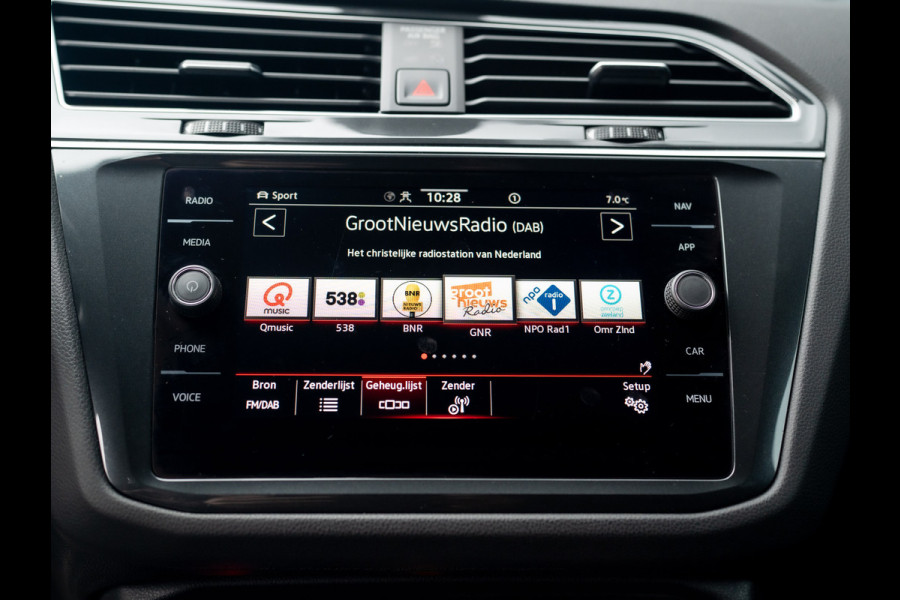 Volkswagen Tiguan 1.5 TSI R-Line Business+ | Head Up | IQ Light | Side Assist | Keyless | Camera | Elk. A-klep | Prijs Rijklaar!!