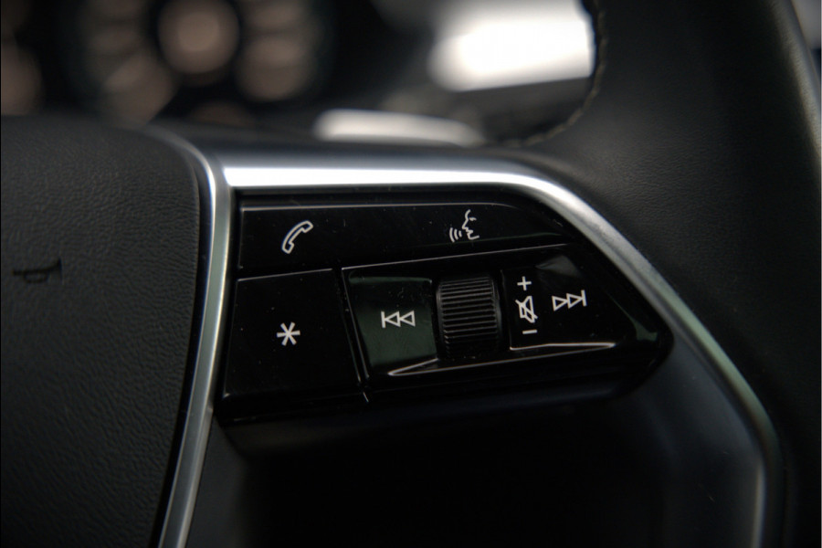 Audi e-tron Sportback 50 quattro S edition 71 kWh | S-Line | Panoramadak | Memory Seats | Luchtvering | Adaptive Cruise Control | Apple Carplay | Keyless | Matrix LED | Leder | Stoelverwarming | NAP |