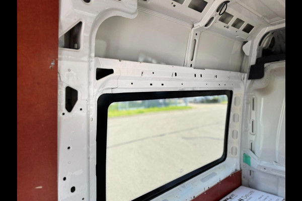 Peugeot Boxer 335 2.2 BlueHDi 140 L3H2 Premium Camera Airco Navi